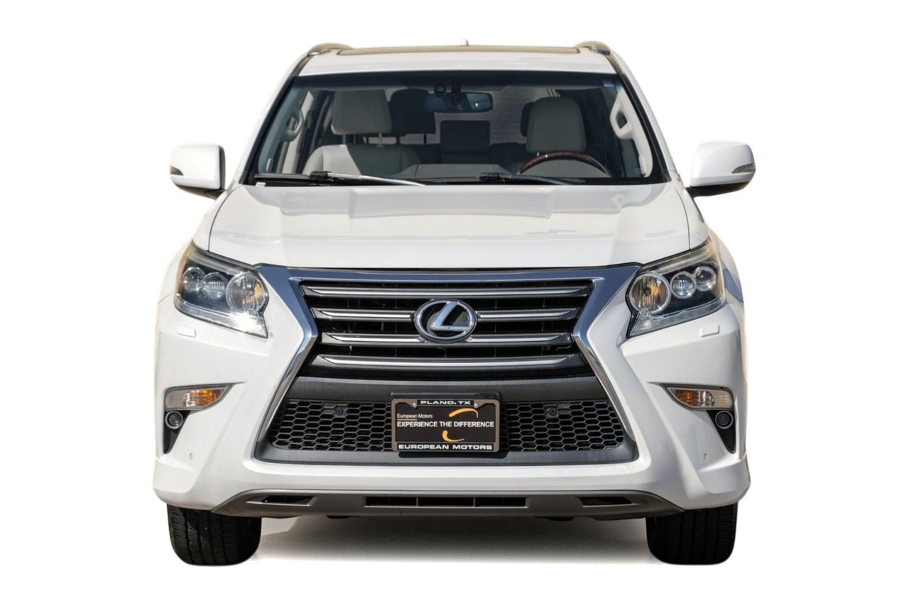 Lexus GX 460 Vehicle Main Gallery Image 06