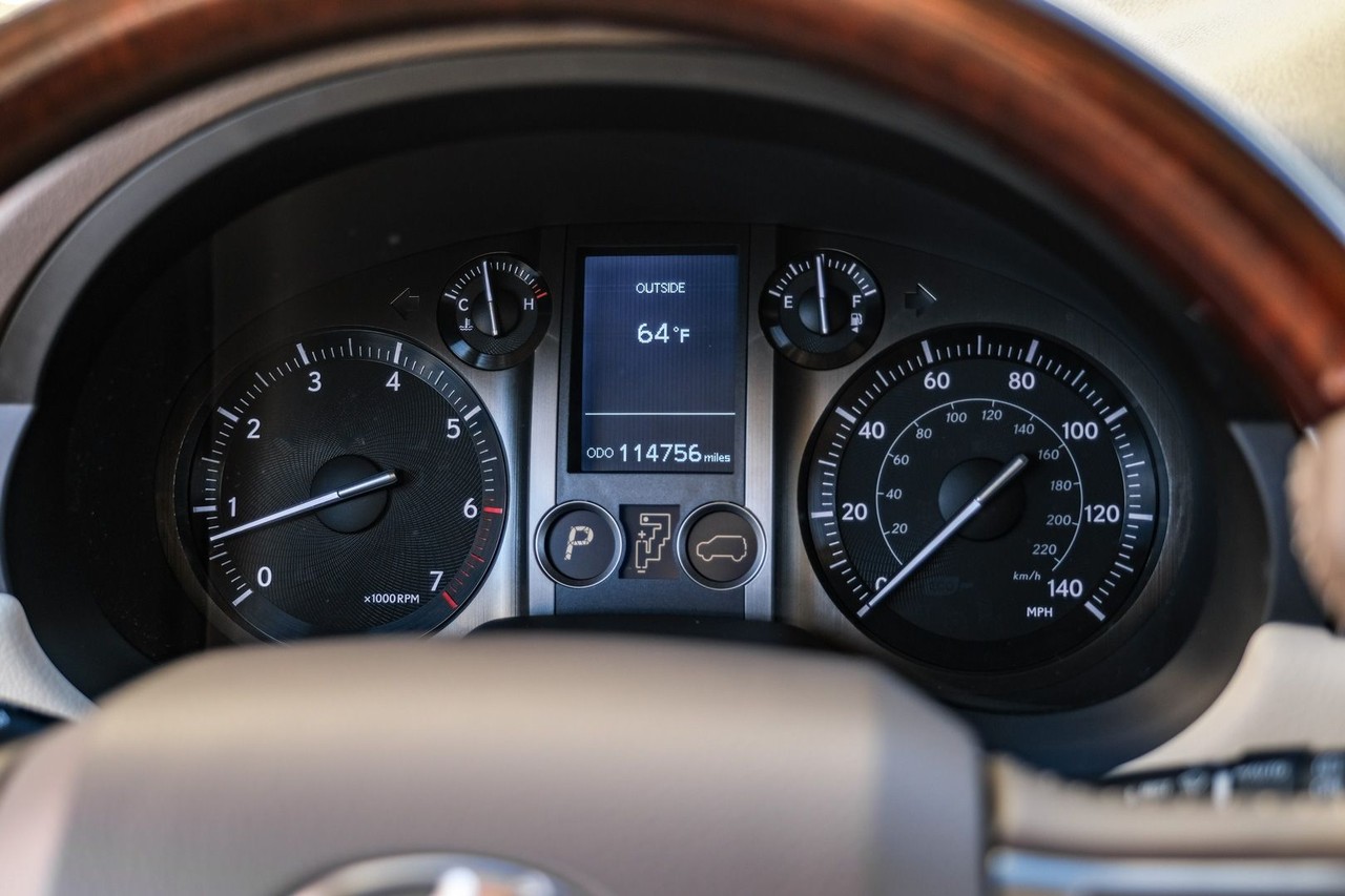 Lexus GX 460 Vehicle Main Gallery Image 19