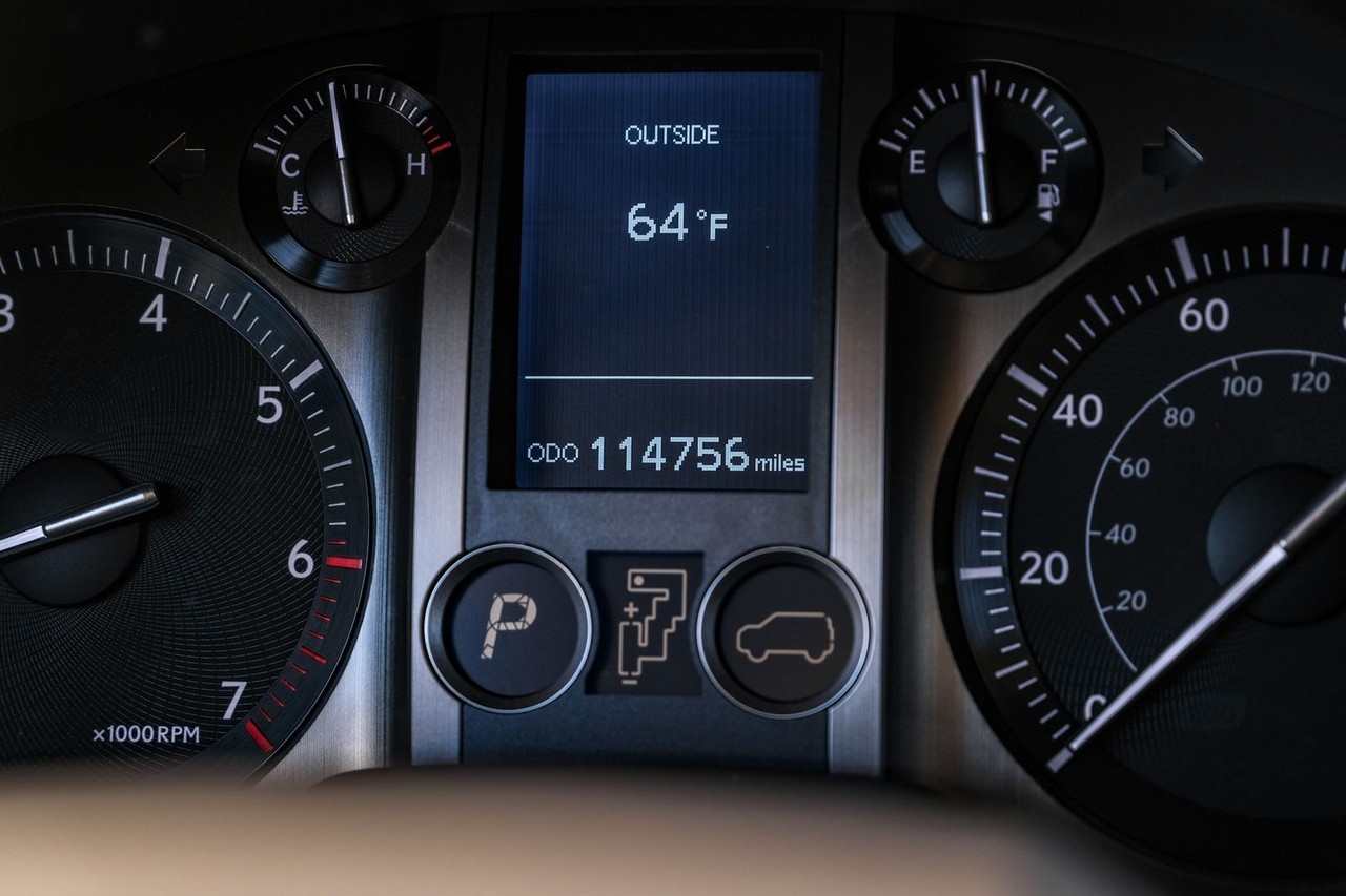 Lexus GX 460 Vehicle Main Gallery Image 20