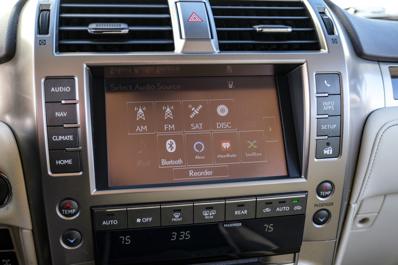 Lexus GX 460 Vehicle Main Gallery Image 31