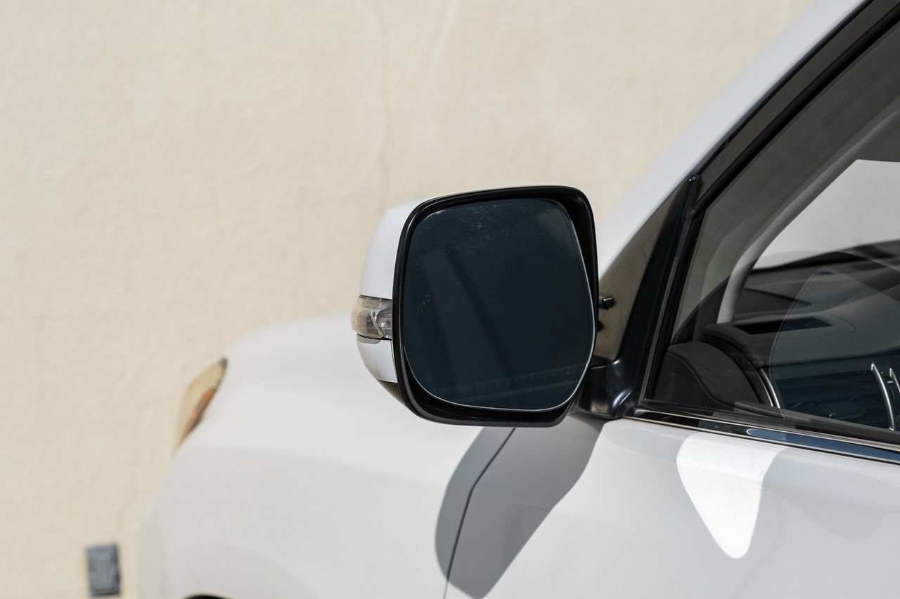 Lexus GX 460 Vehicle Main Gallery Image 41