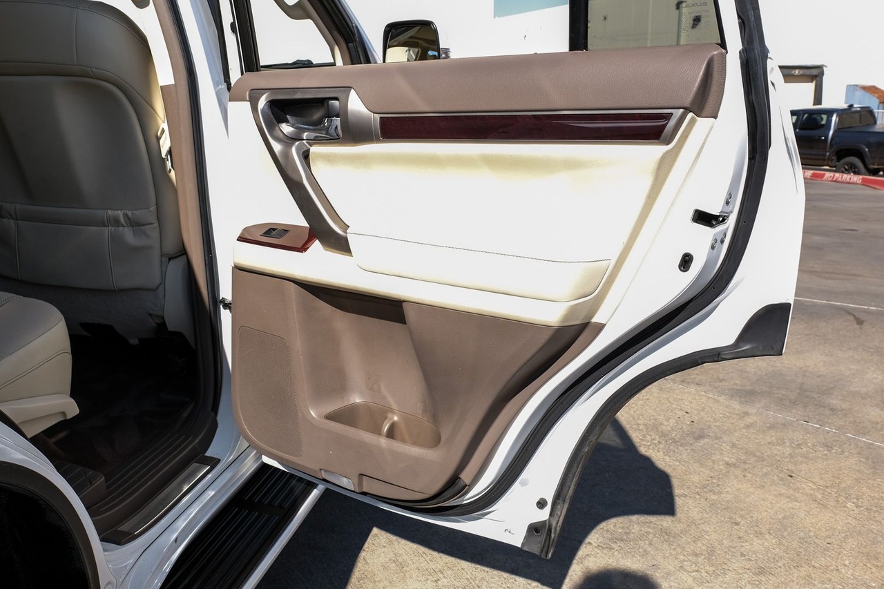 Lexus GX 460 Vehicle Main Gallery Image 46