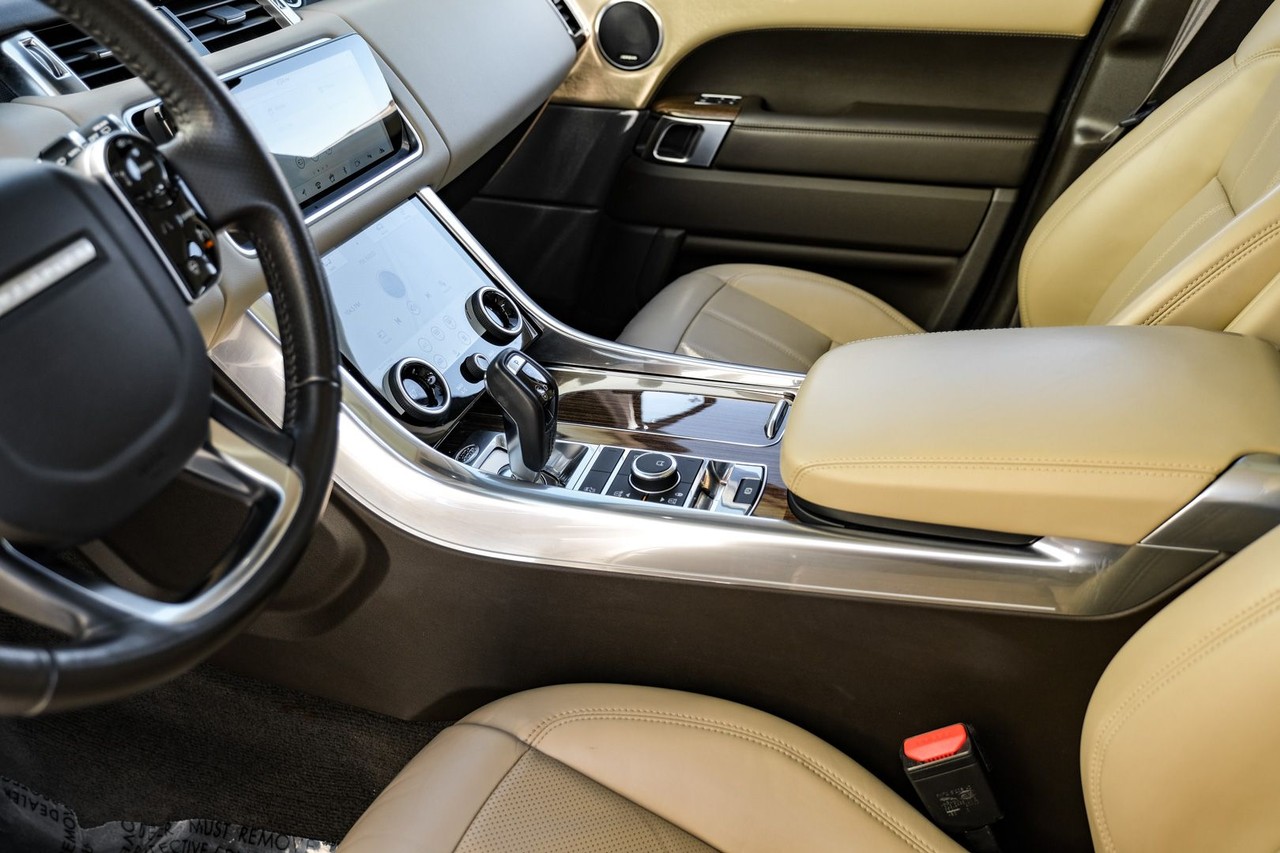 Land Rover Range Rover Sport Vehicle Main Gallery Image 18