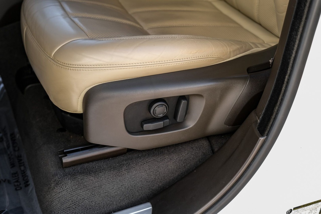 Land Rover Range Rover Sport Vehicle Main Gallery Image 20