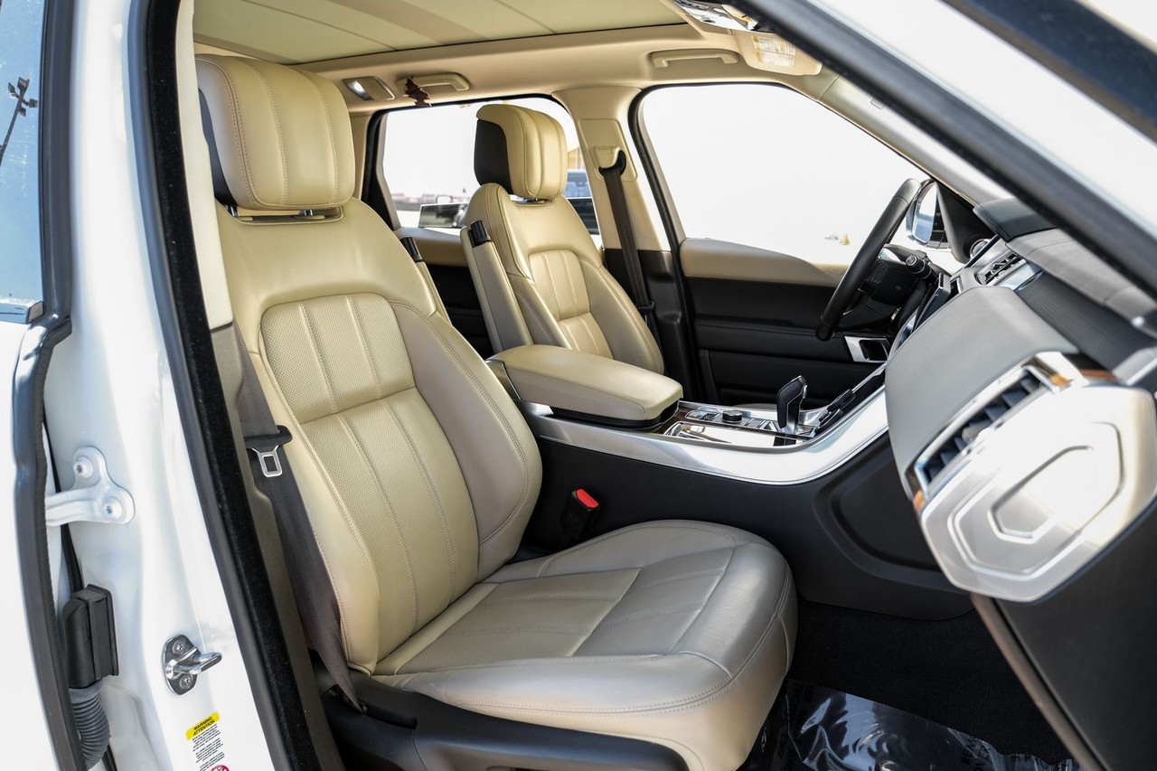 Land Rover Range Rover Sport Vehicle Main Gallery Image 22