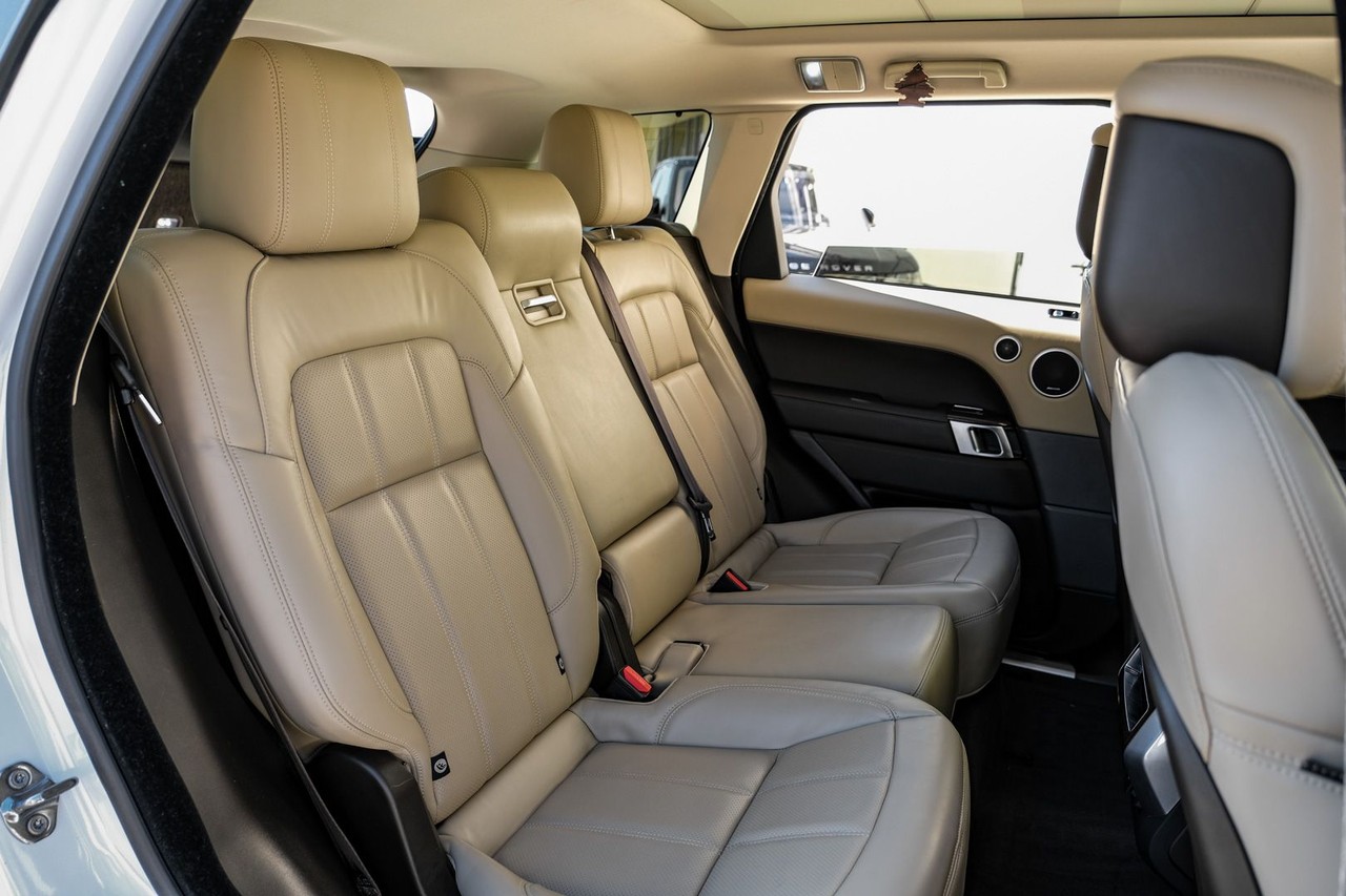 Land Rover Range Rover Sport Vehicle Main Gallery Image 23