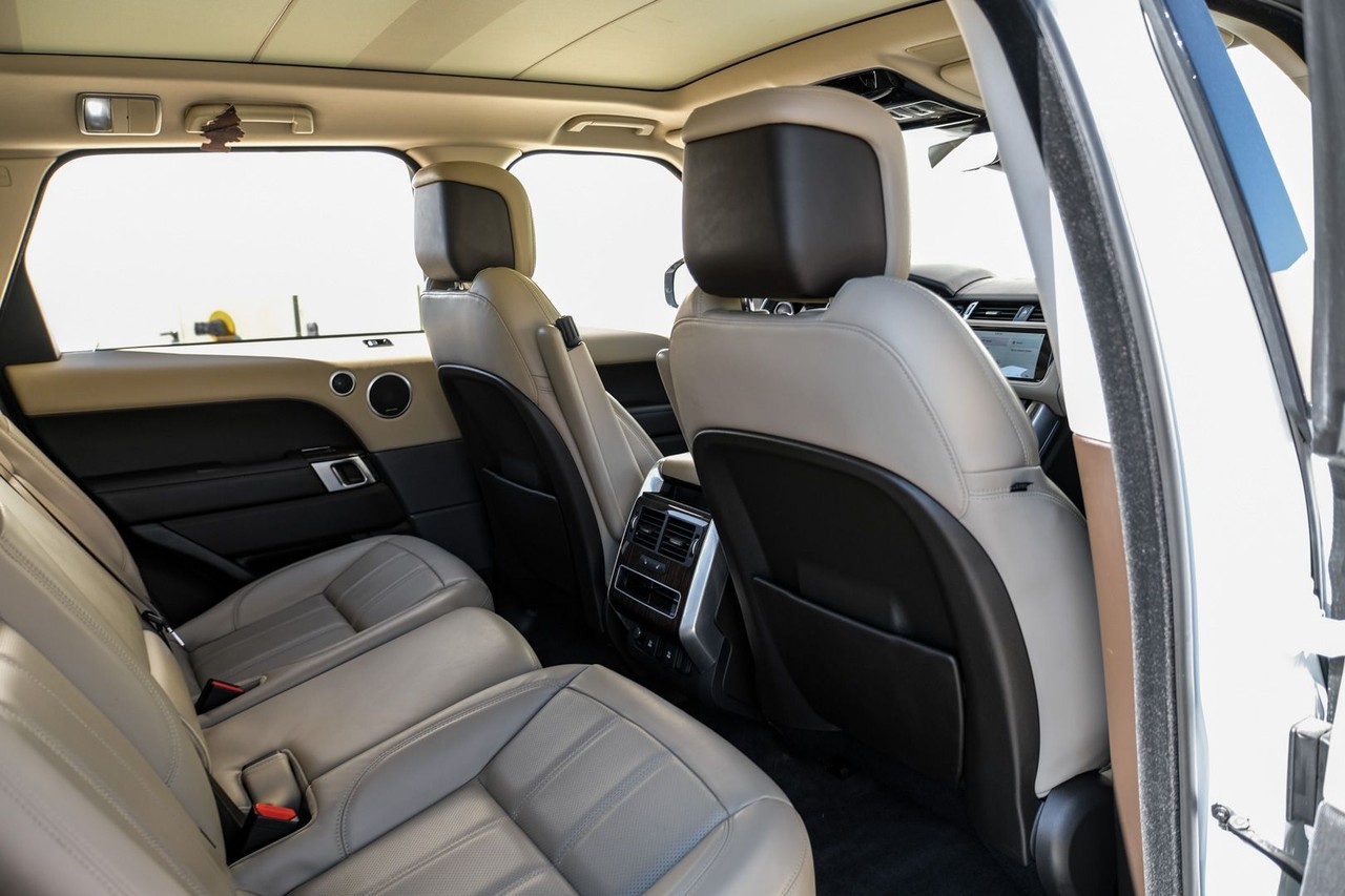 Land Rover Range Rover Sport Vehicle Main Gallery Image 24