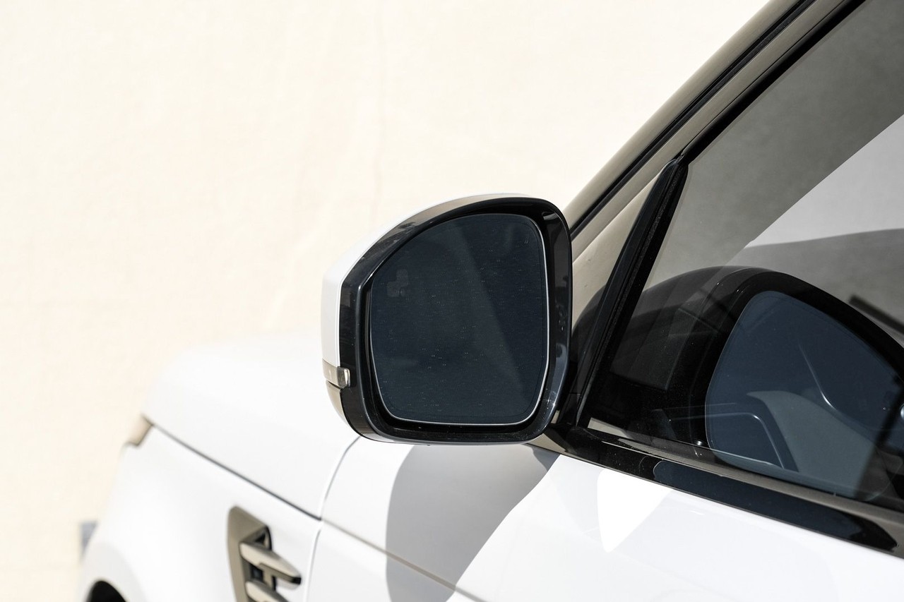 Land Rover Range Rover Sport Vehicle Main Gallery Image 28