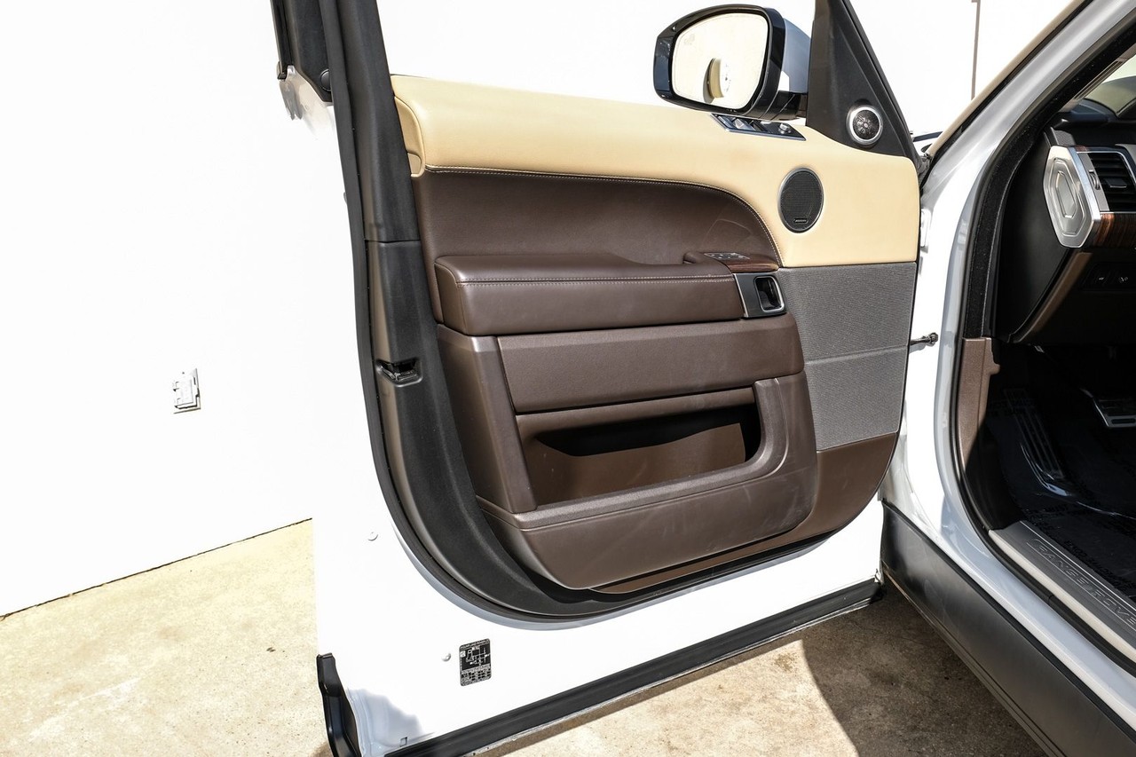 Land Rover Range Rover Sport Vehicle Main Gallery Image 29