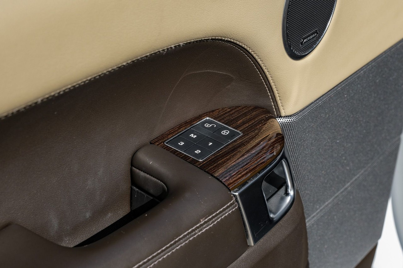 Land Rover Range Rover Sport Vehicle Main Gallery Image 30