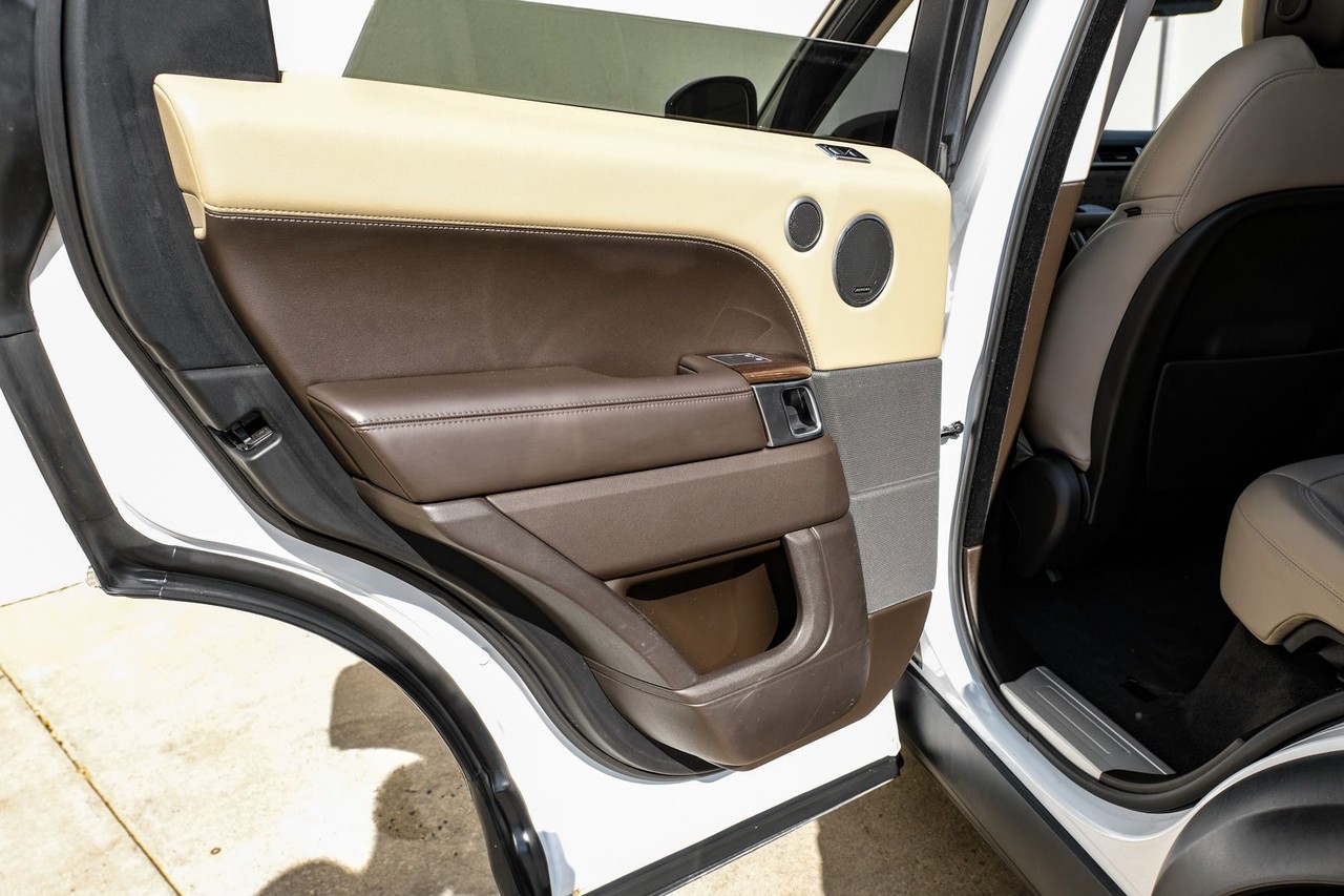 Land Rover Range Rover Sport Vehicle Main Gallery Image 33