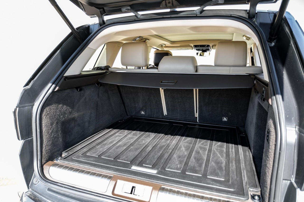 Land Rover Range Rover Sport Vehicle Main Gallery Image 37