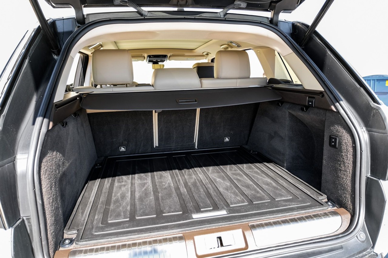 Land Rover Range Rover Sport Vehicle Main Gallery Image 38
