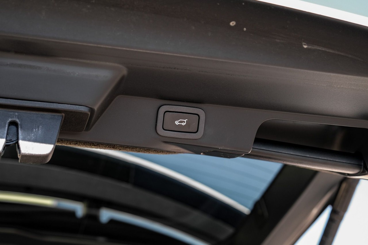 Land Rover Range Rover Sport Vehicle Main Gallery Image 39