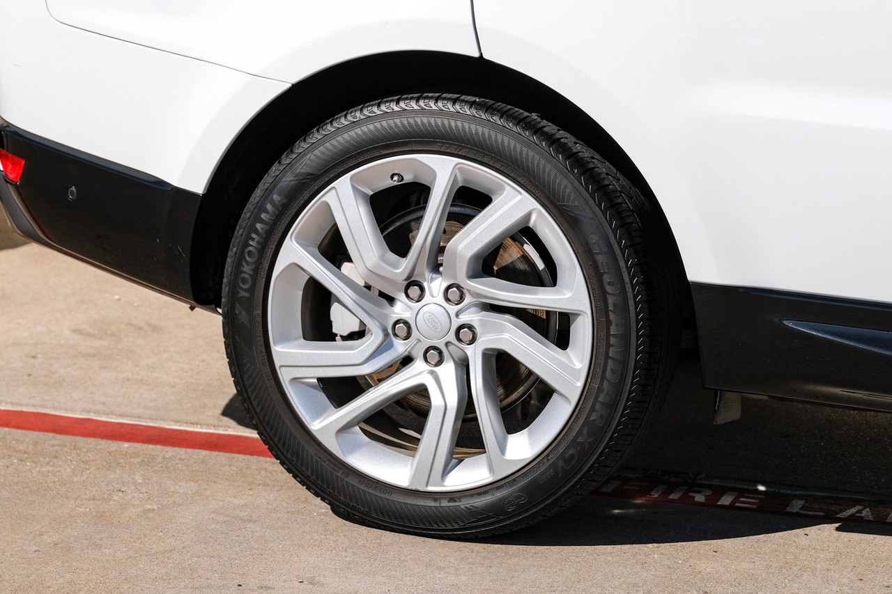 Land Rover Range Rover Sport Vehicle Main Gallery Image 40