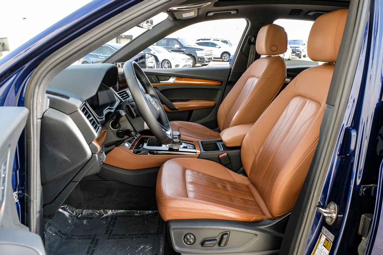 Audi Q5 Vehicle Main Gallery Image 04