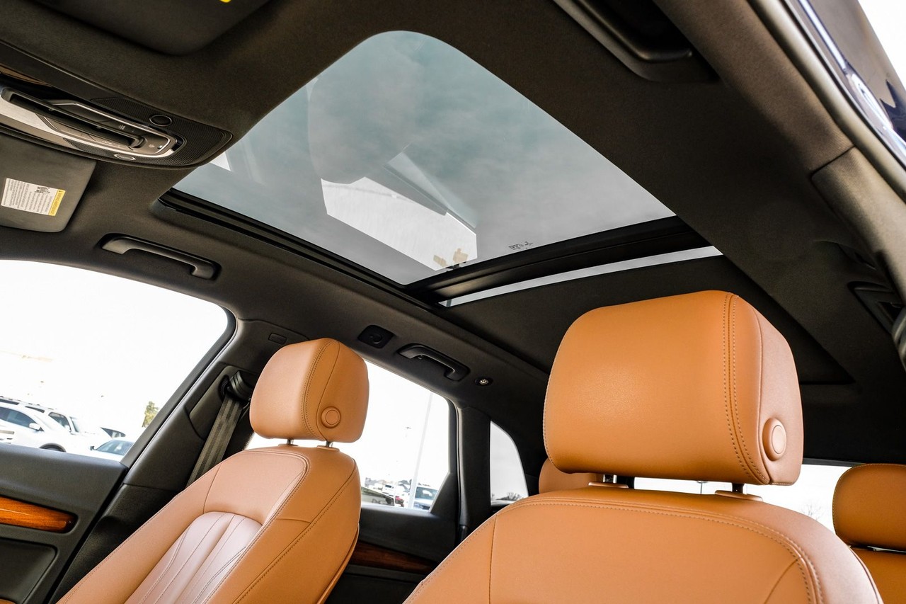 Audi Q5 Vehicle Main Gallery Image 05