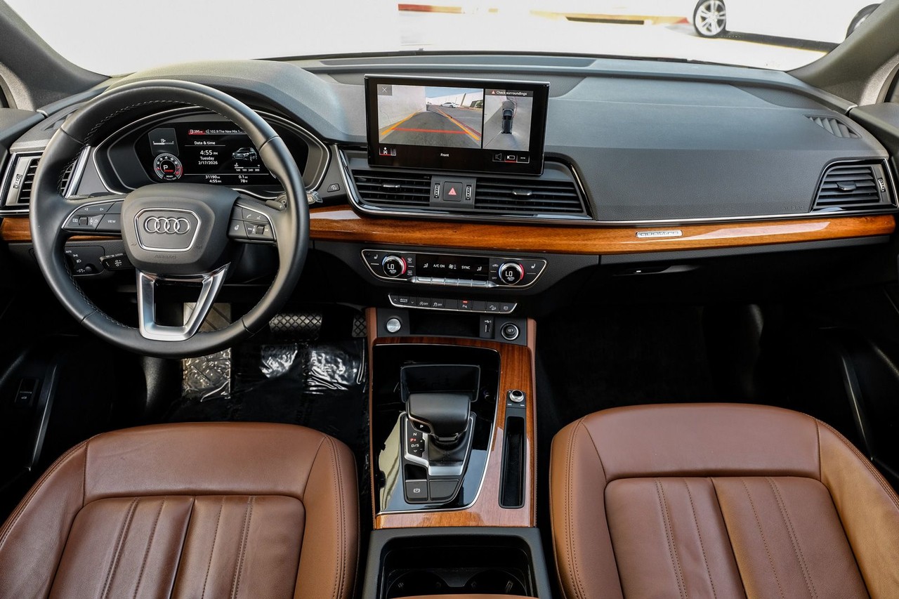 Audi Q5 Vehicle Main Gallery Image 15