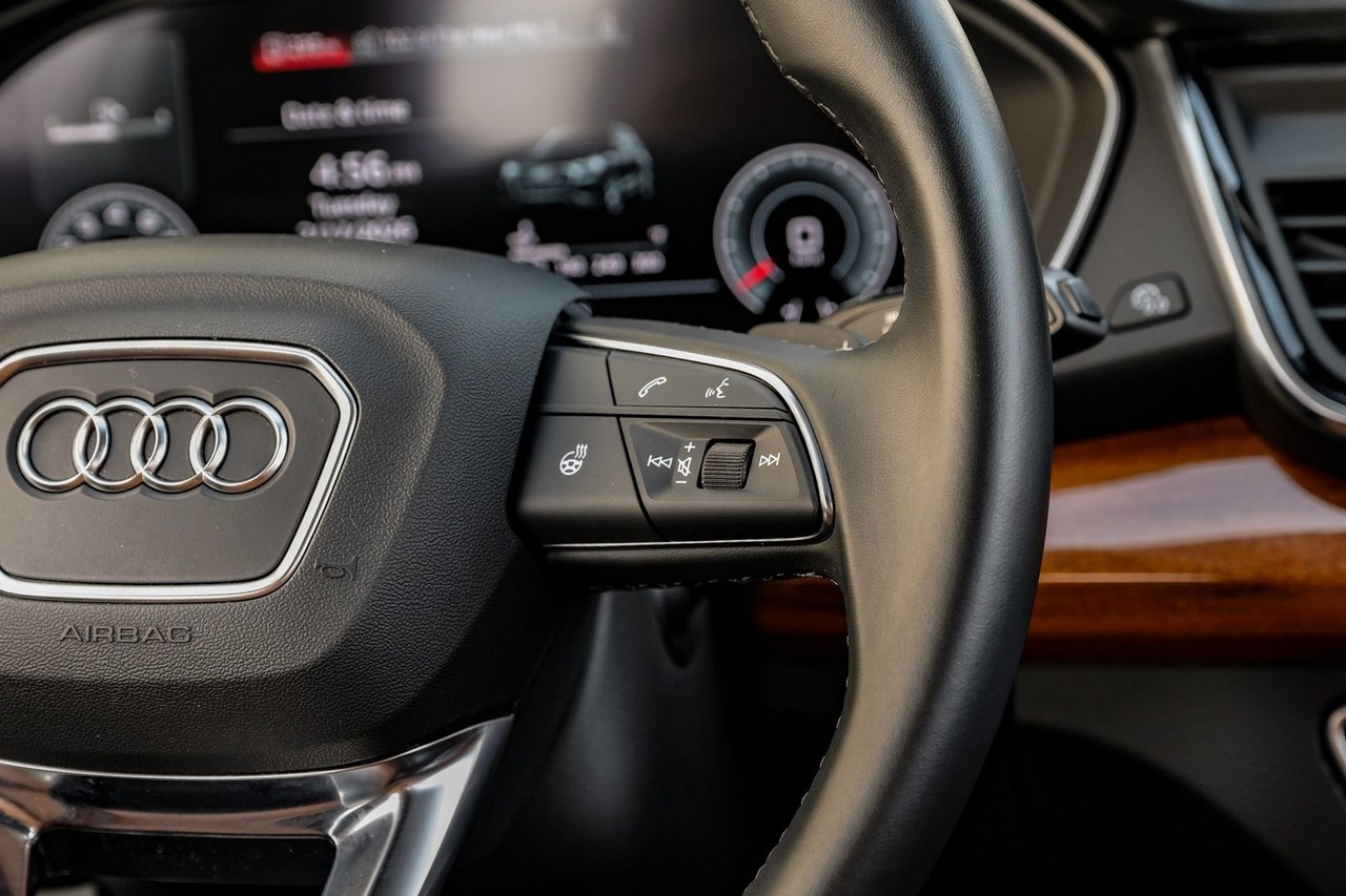 Audi Q5 Vehicle Main Gallery Image 19