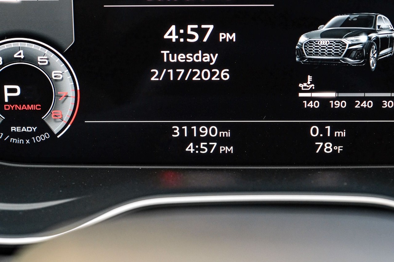 Audi Q5 Vehicle Main Gallery Image 21