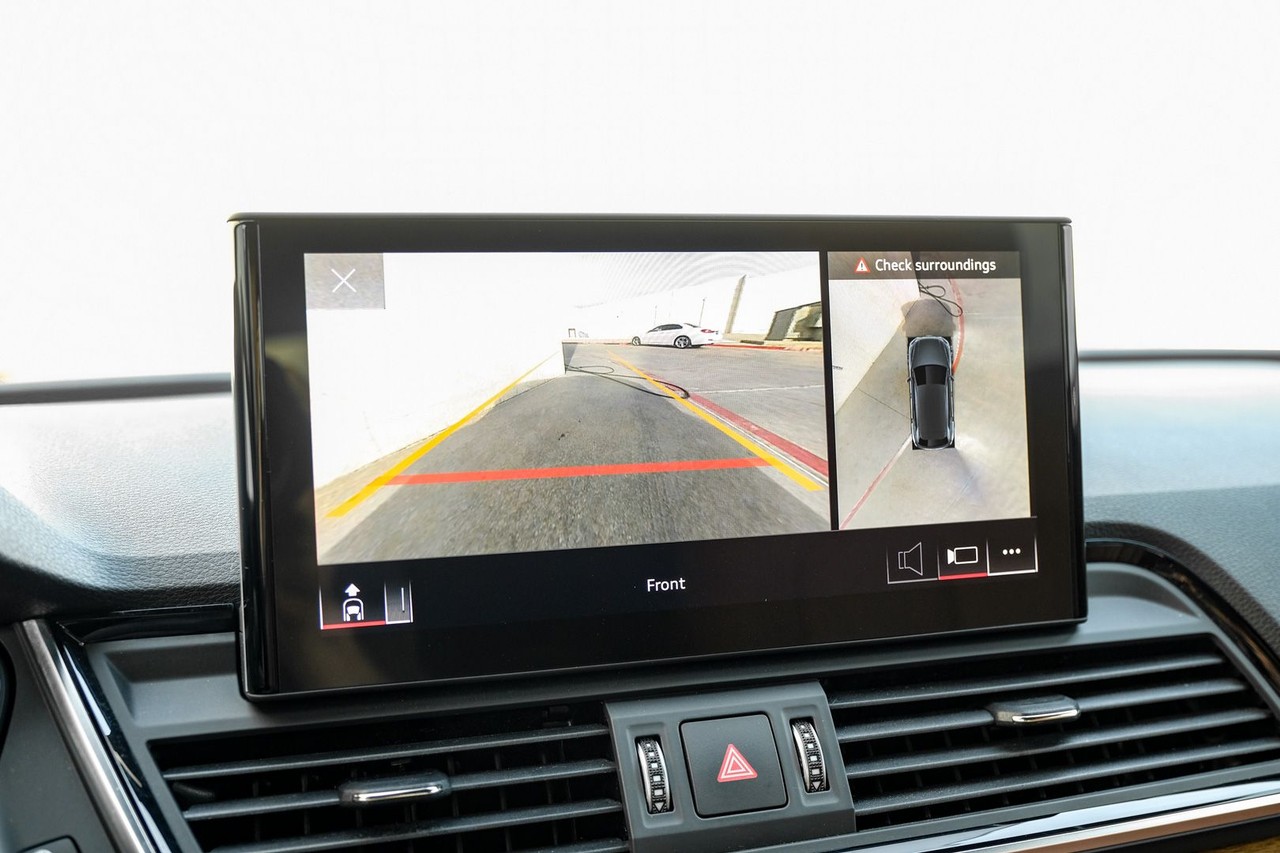 Audi Q5 Vehicle Main Gallery Image 22