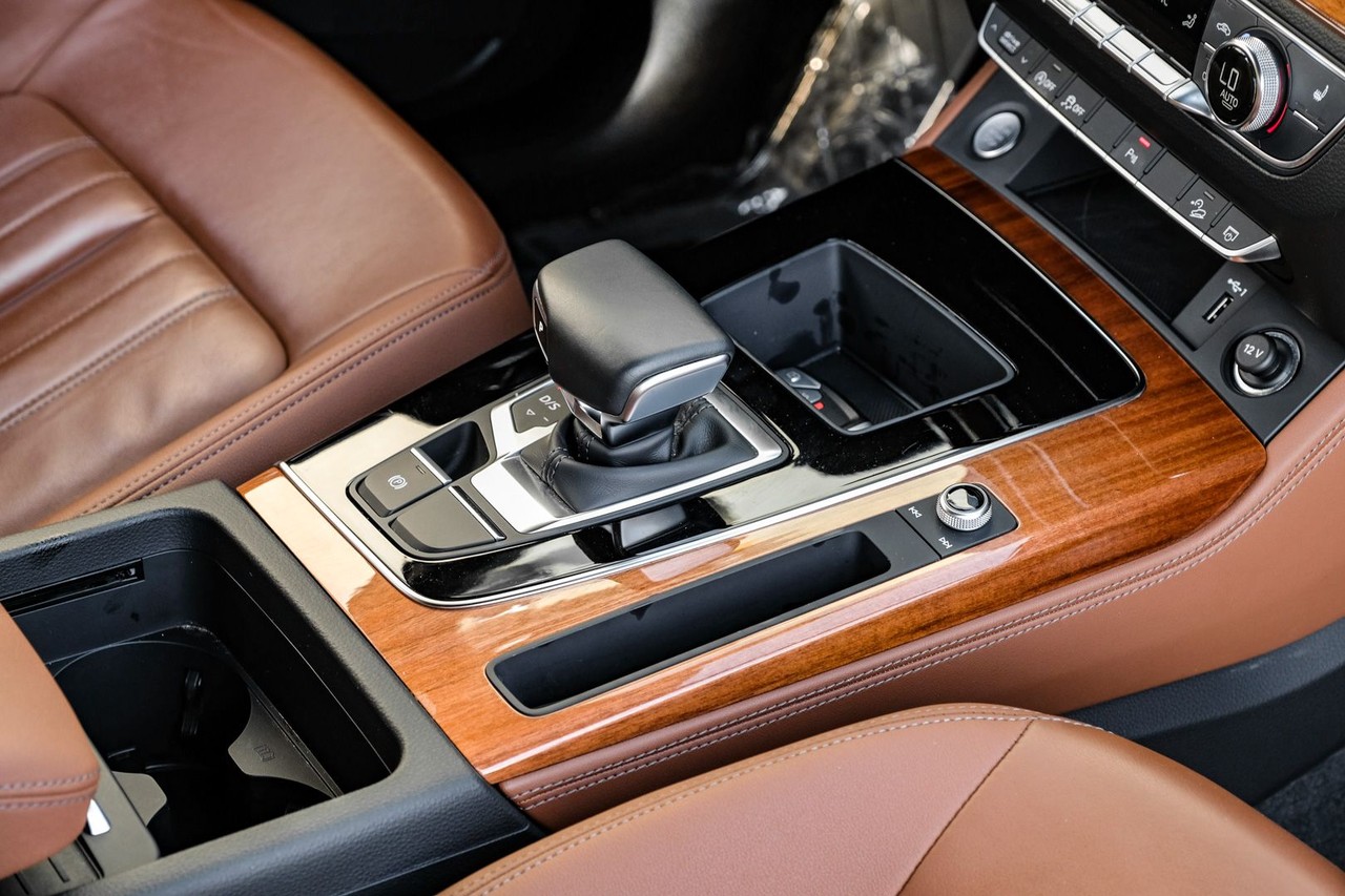 Audi Q5 Vehicle Main Gallery Image 24