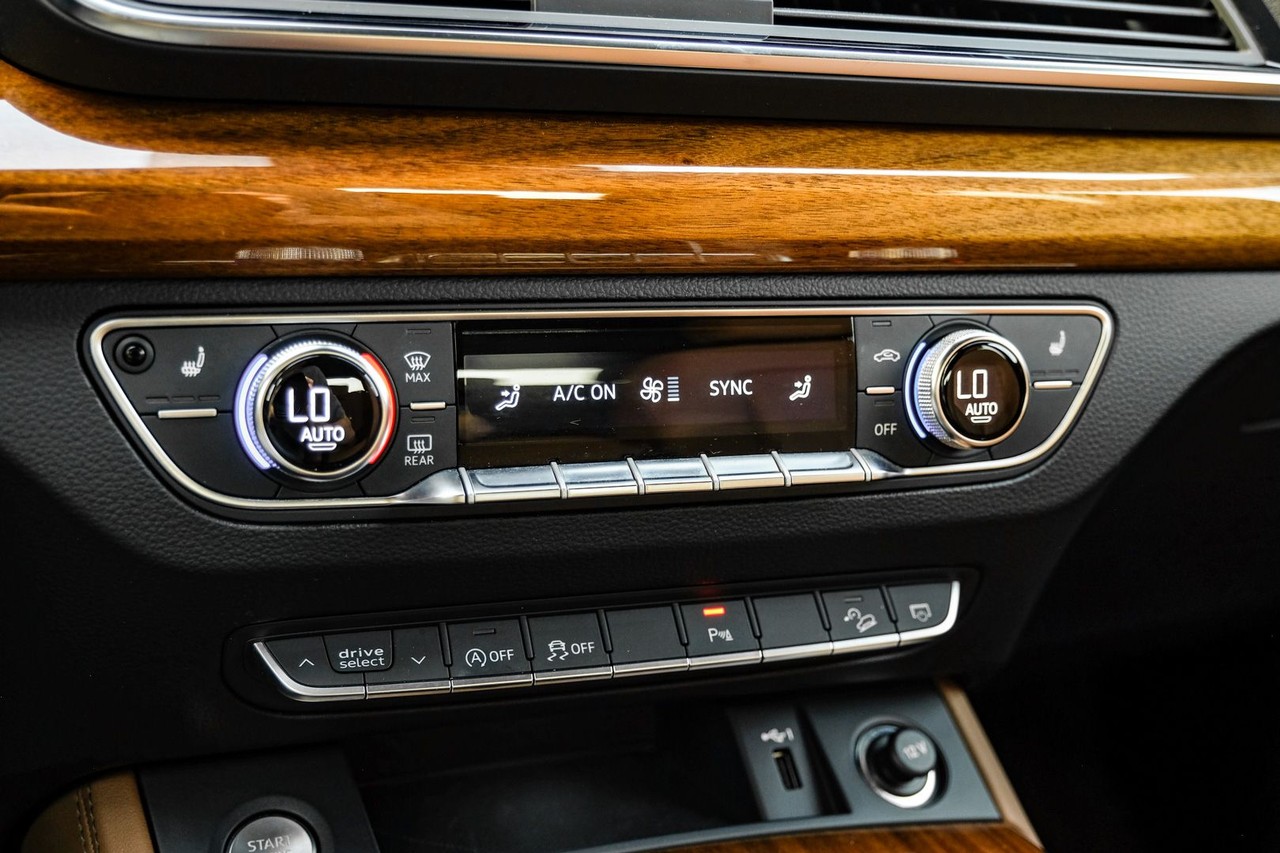 Audi Q5 Vehicle Main Gallery Image 26