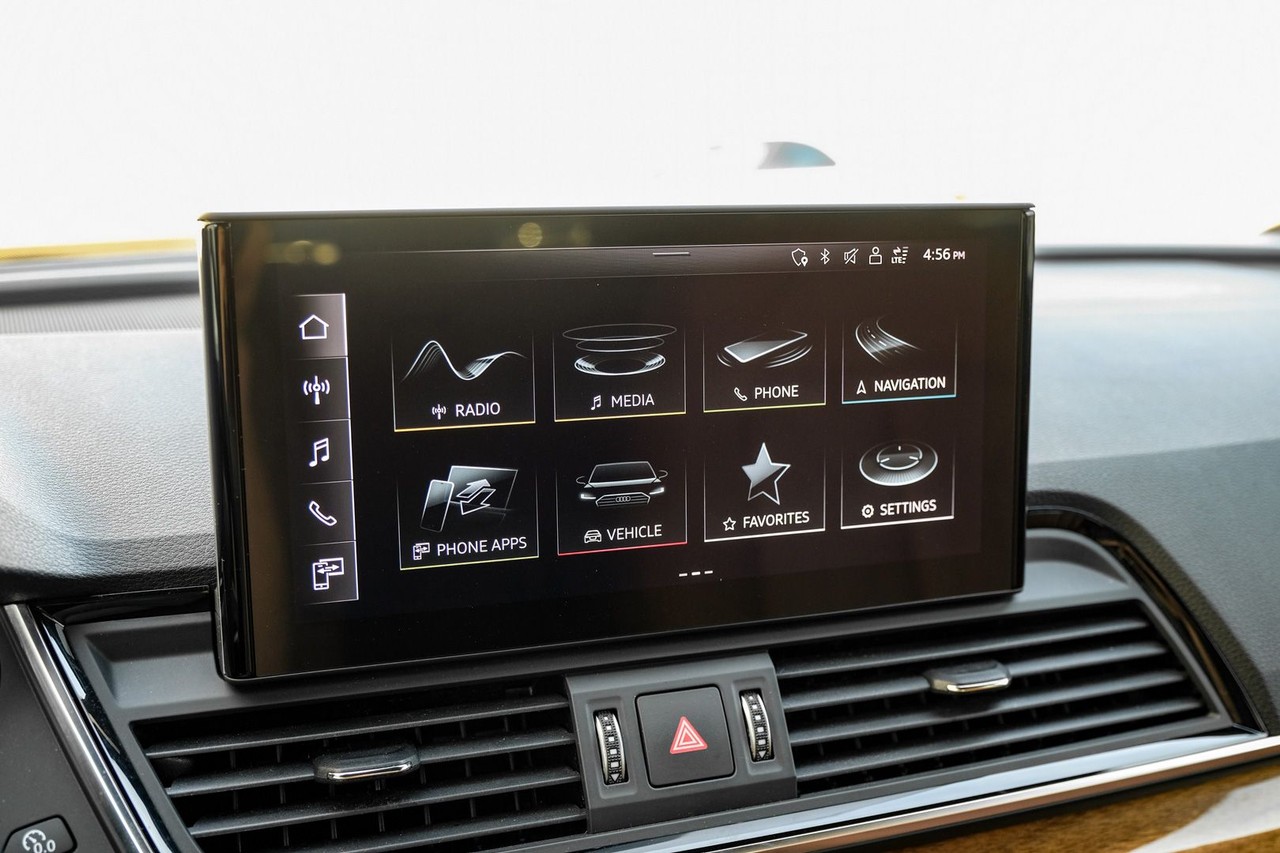 Audi Q5 Vehicle Main Gallery Image 28