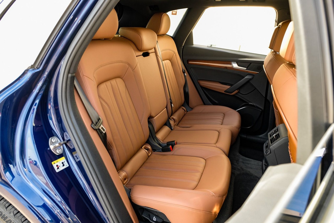 Audi Q5 Vehicle Main Gallery Image 35