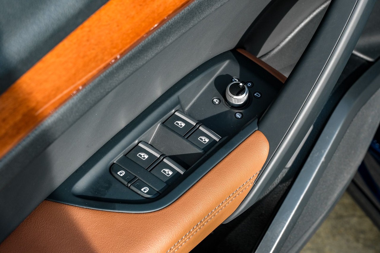 Audi Q5 Vehicle Main Gallery Image 42