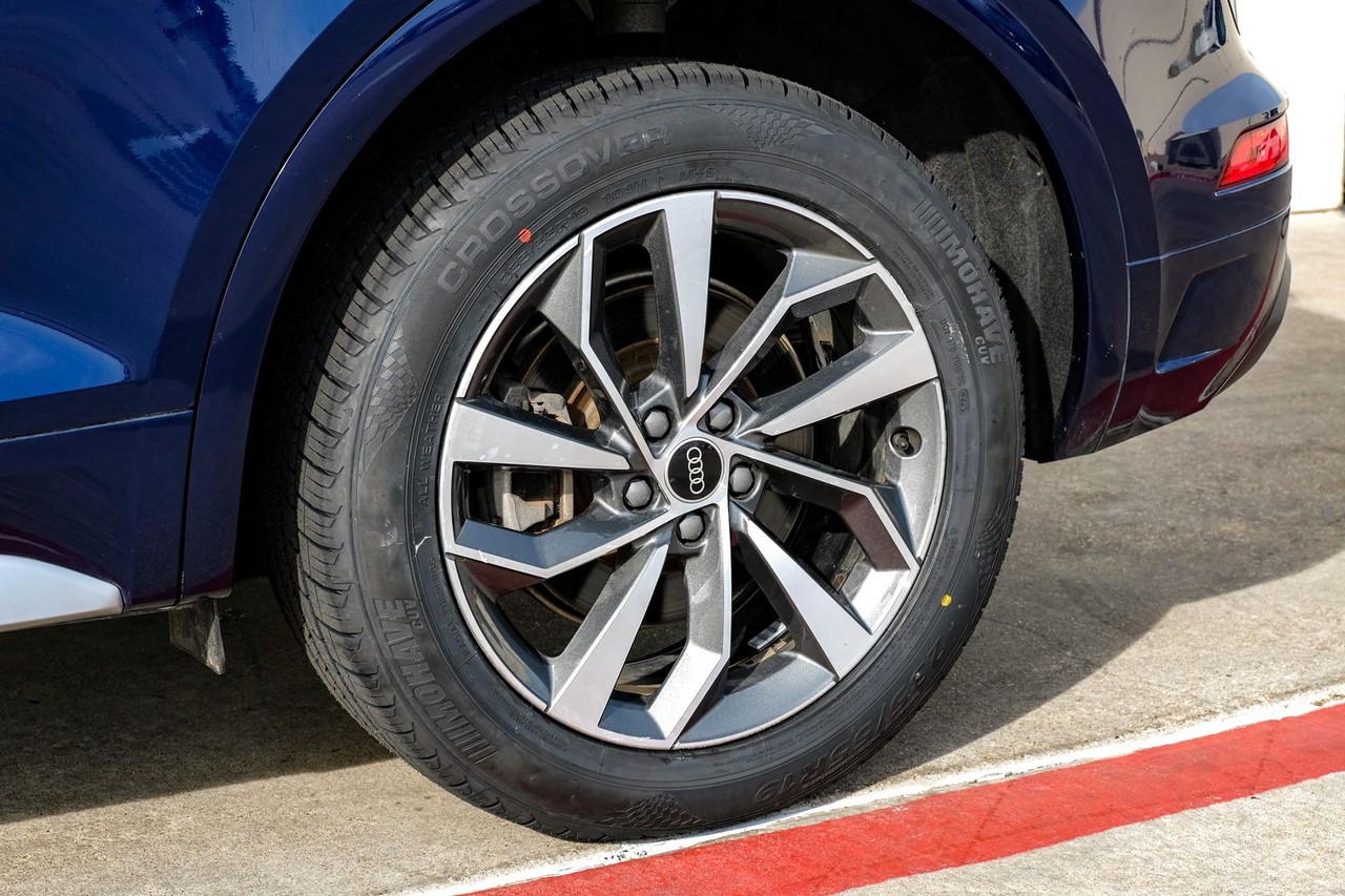 Audi Q5 Vehicle Main Gallery Image 53