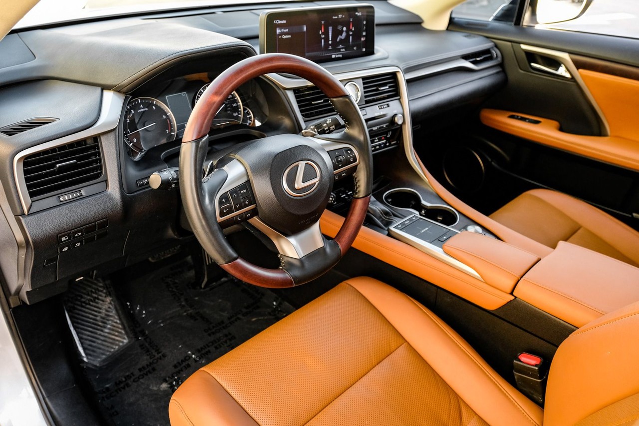 Lexus RX Vehicle Main Gallery Image 03