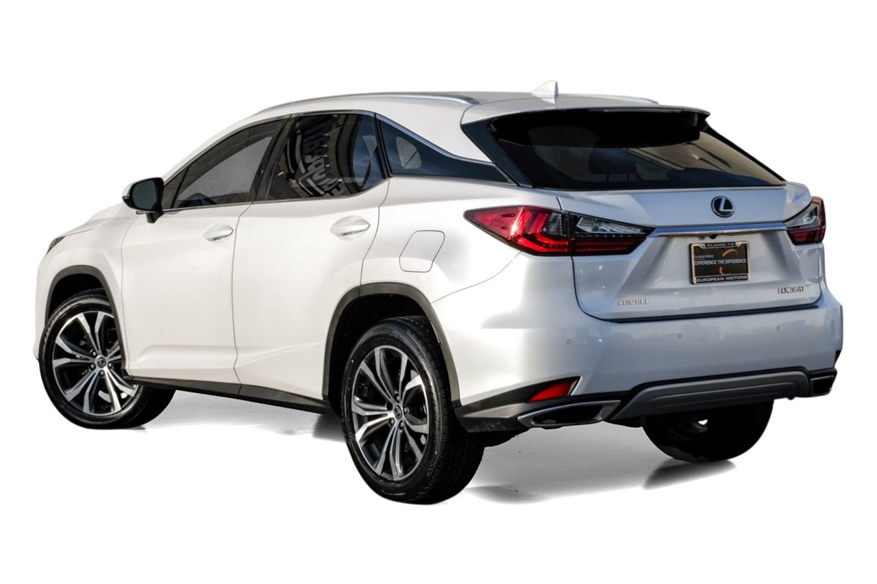 Lexus RX Vehicle Main Gallery Image 11