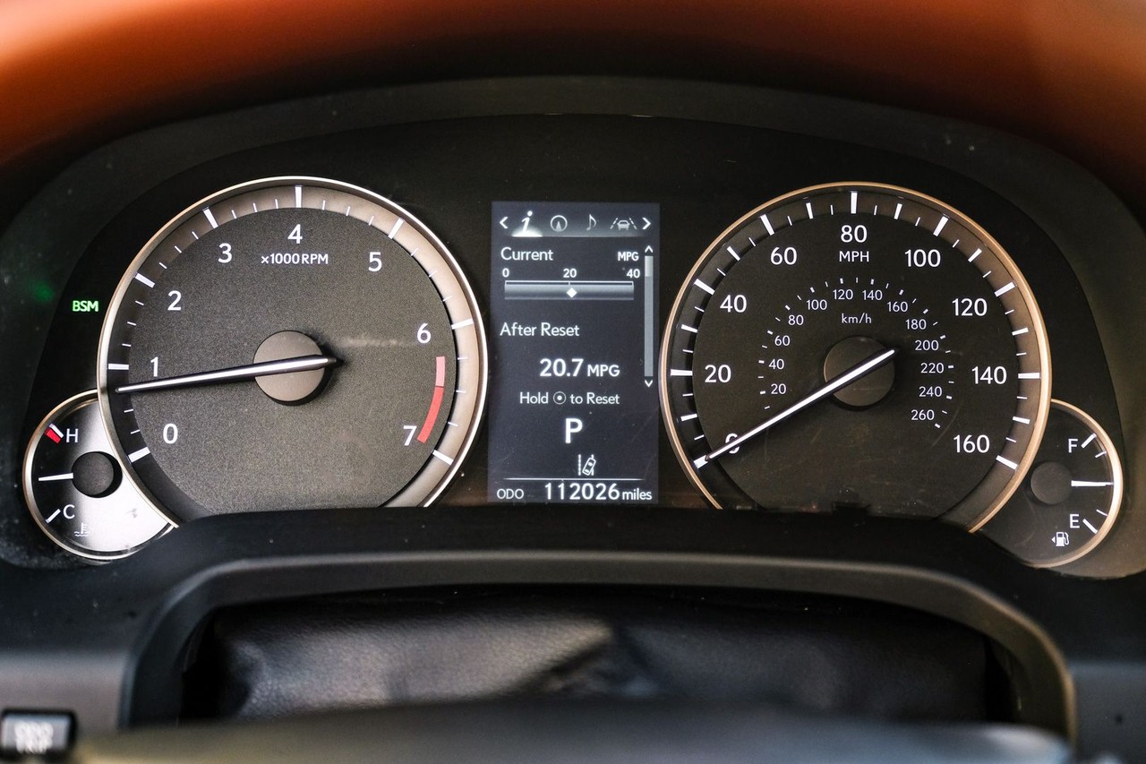 Lexus RX Vehicle Main Gallery Image 20