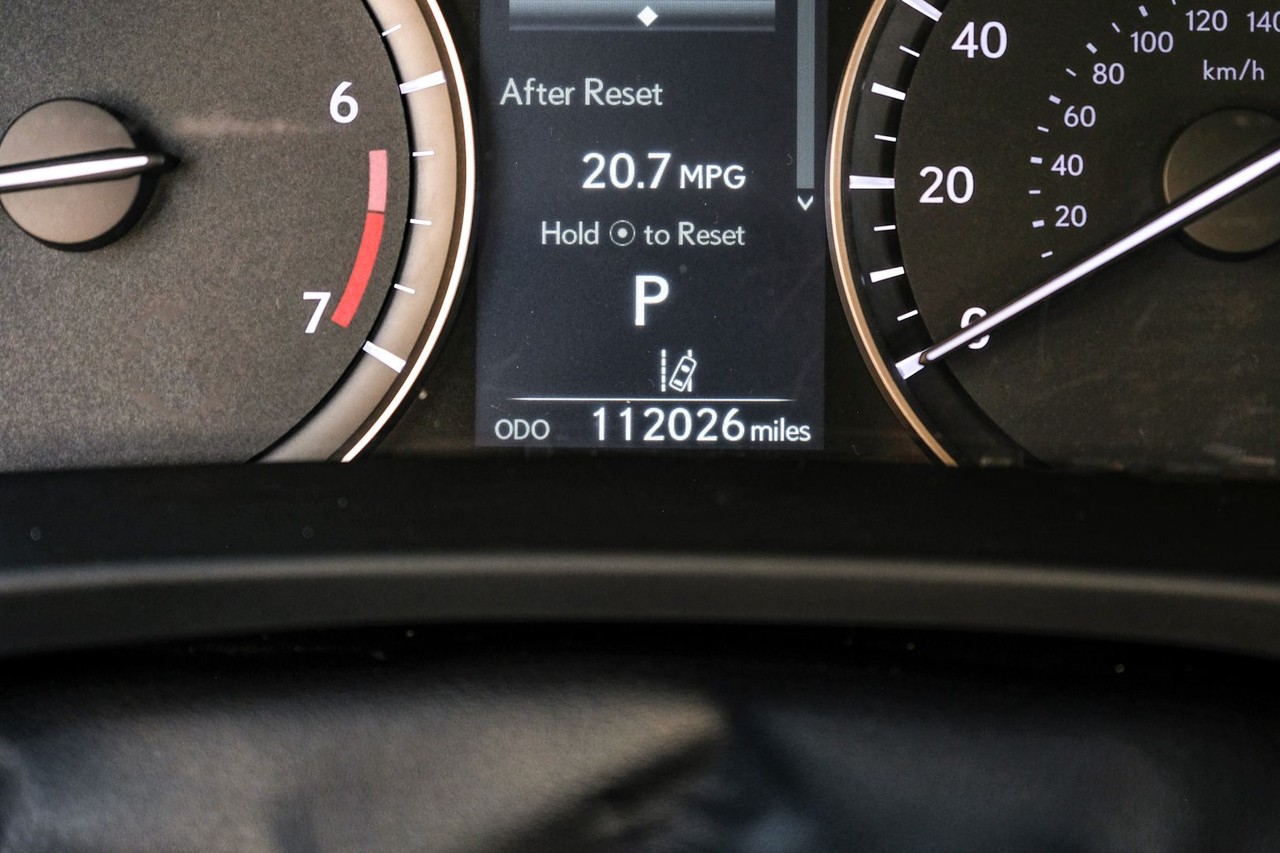 Lexus RX Vehicle Main Gallery Image 21