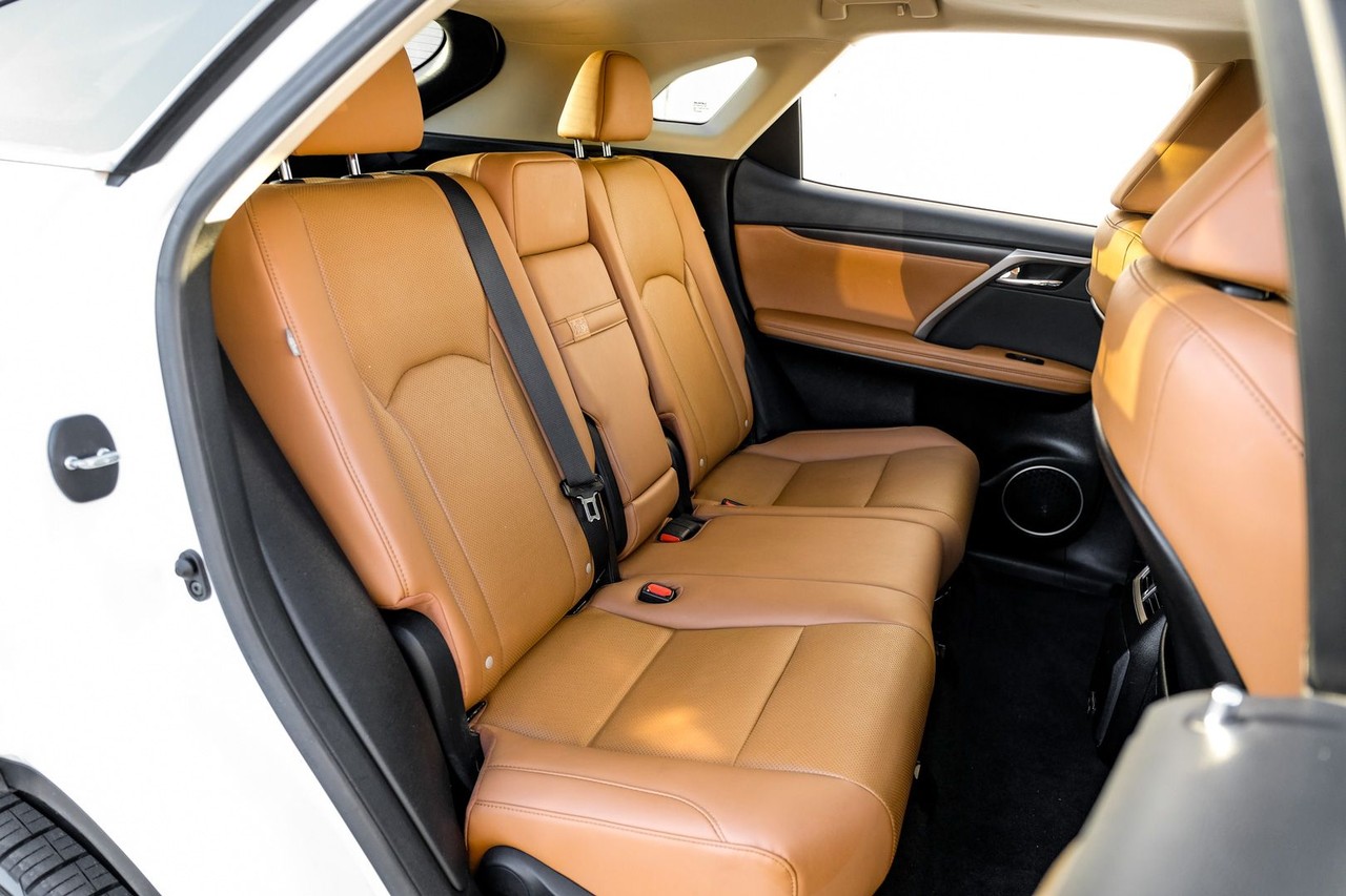 Lexus RX Vehicle Main Gallery Image 35