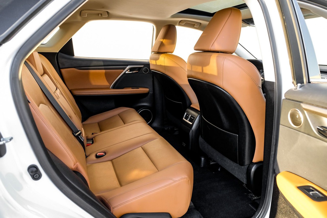 Lexus RX Vehicle Main Gallery Image 36