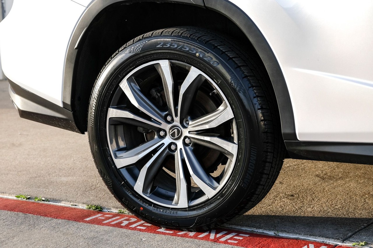 Lexus RX Vehicle Main Gallery Image 50