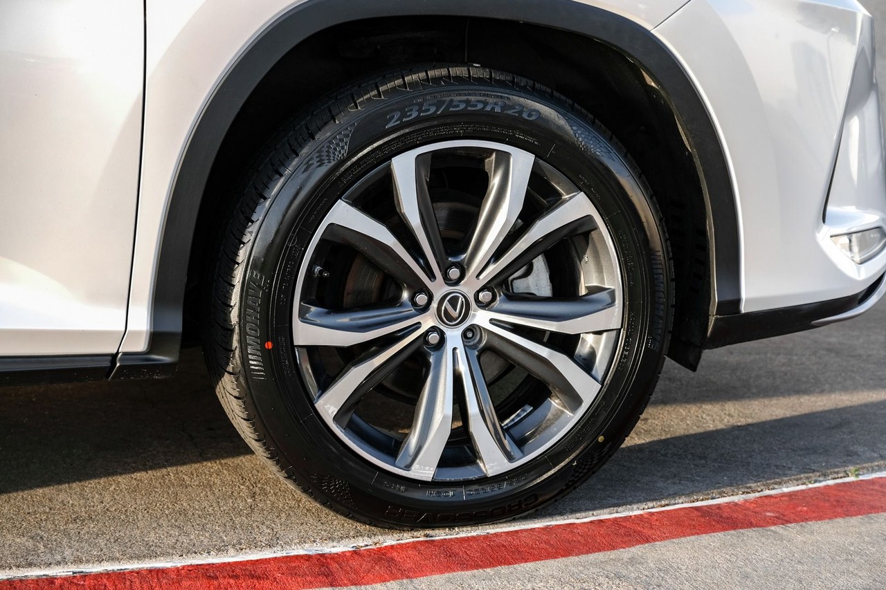 Lexus RX Vehicle Main Gallery Image 51