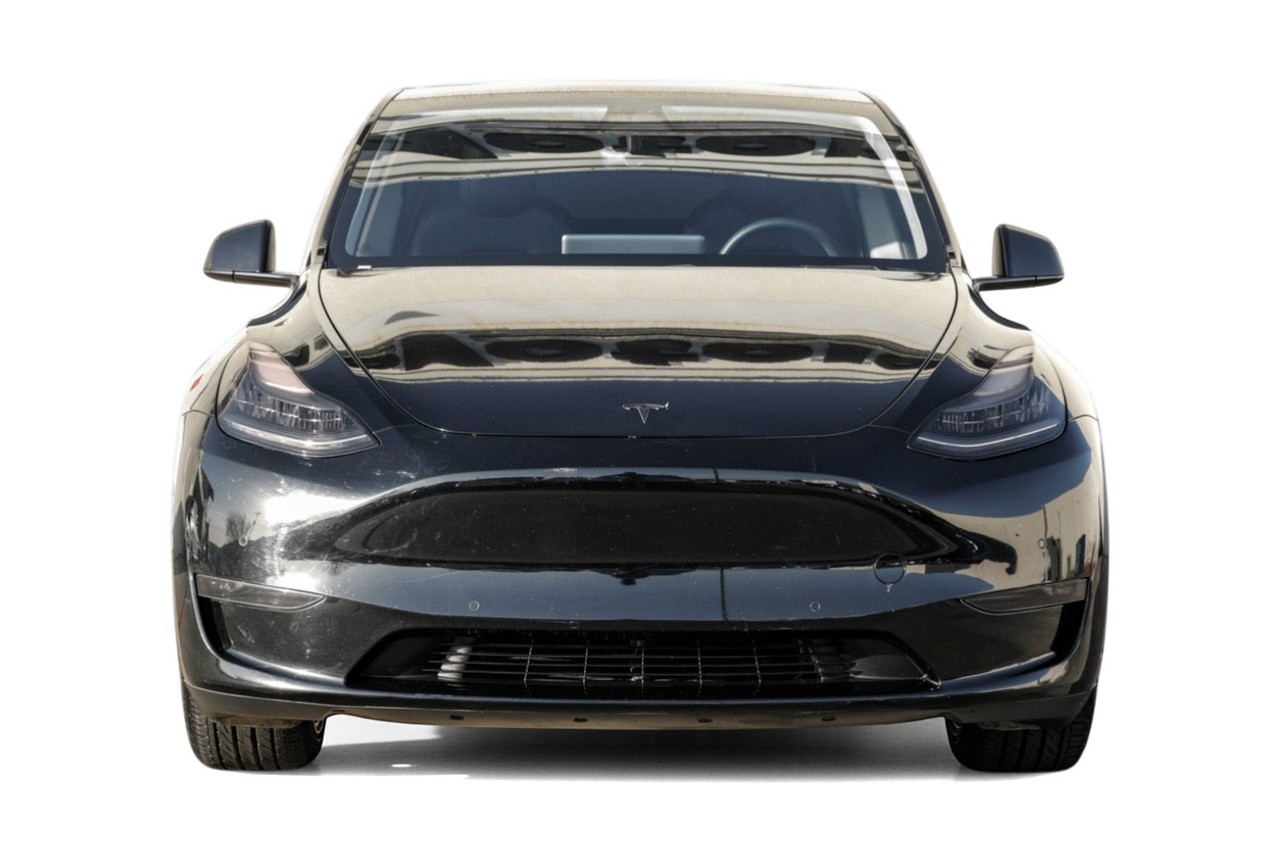 Tesla Model Y Vehicle Main Gallery Image 06