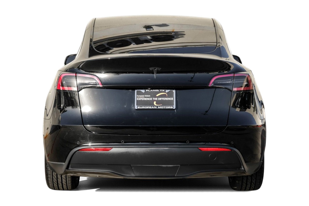 Tesla Model Y Vehicle Main Gallery Image 10