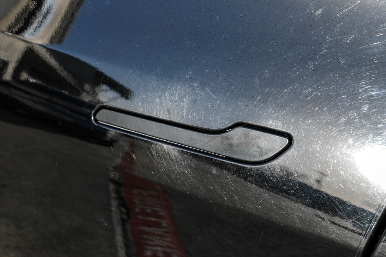 Tesla Model Y Vehicle Main Gallery Image 37