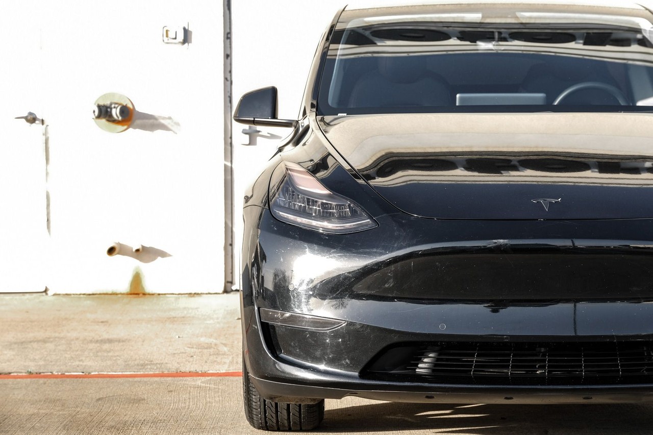 Tesla Model Y Vehicle Main Gallery Image 44