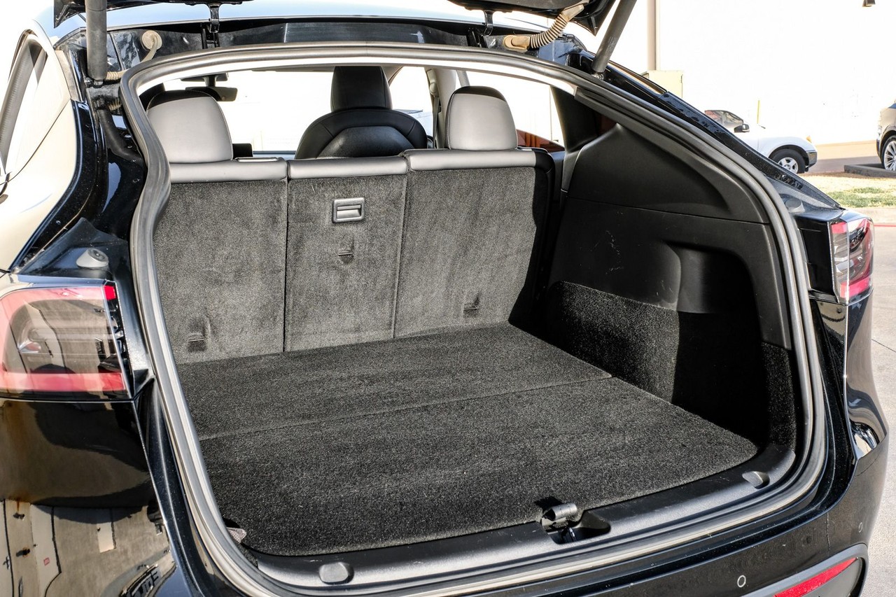 Tesla Model Y Vehicle Main Gallery Image 46