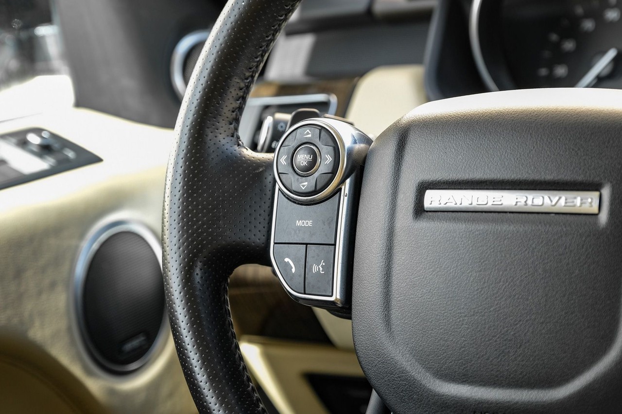 Land Rover Range Rover Sport Vehicle Main Gallery Image 18