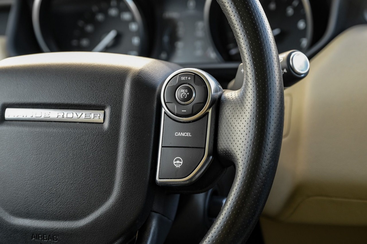 Land Rover Range Rover Sport Vehicle Main Gallery Image 19