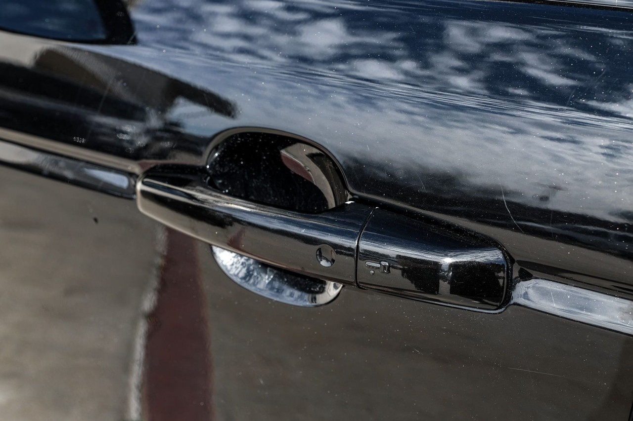 Land Rover Range Rover Sport Vehicle Main Gallery Image 38