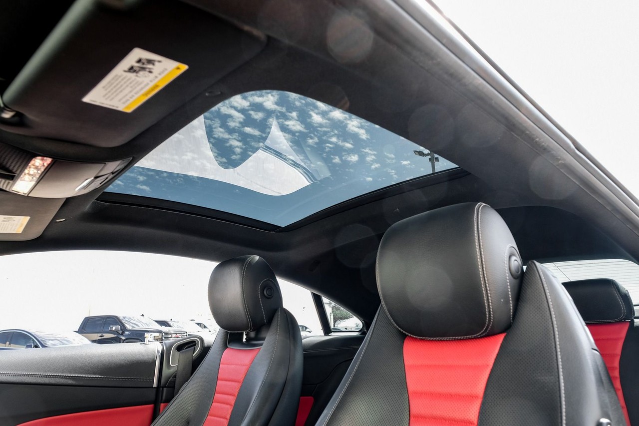 Mercedes-Benz E 450 Vehicle Main Gallery Image 05