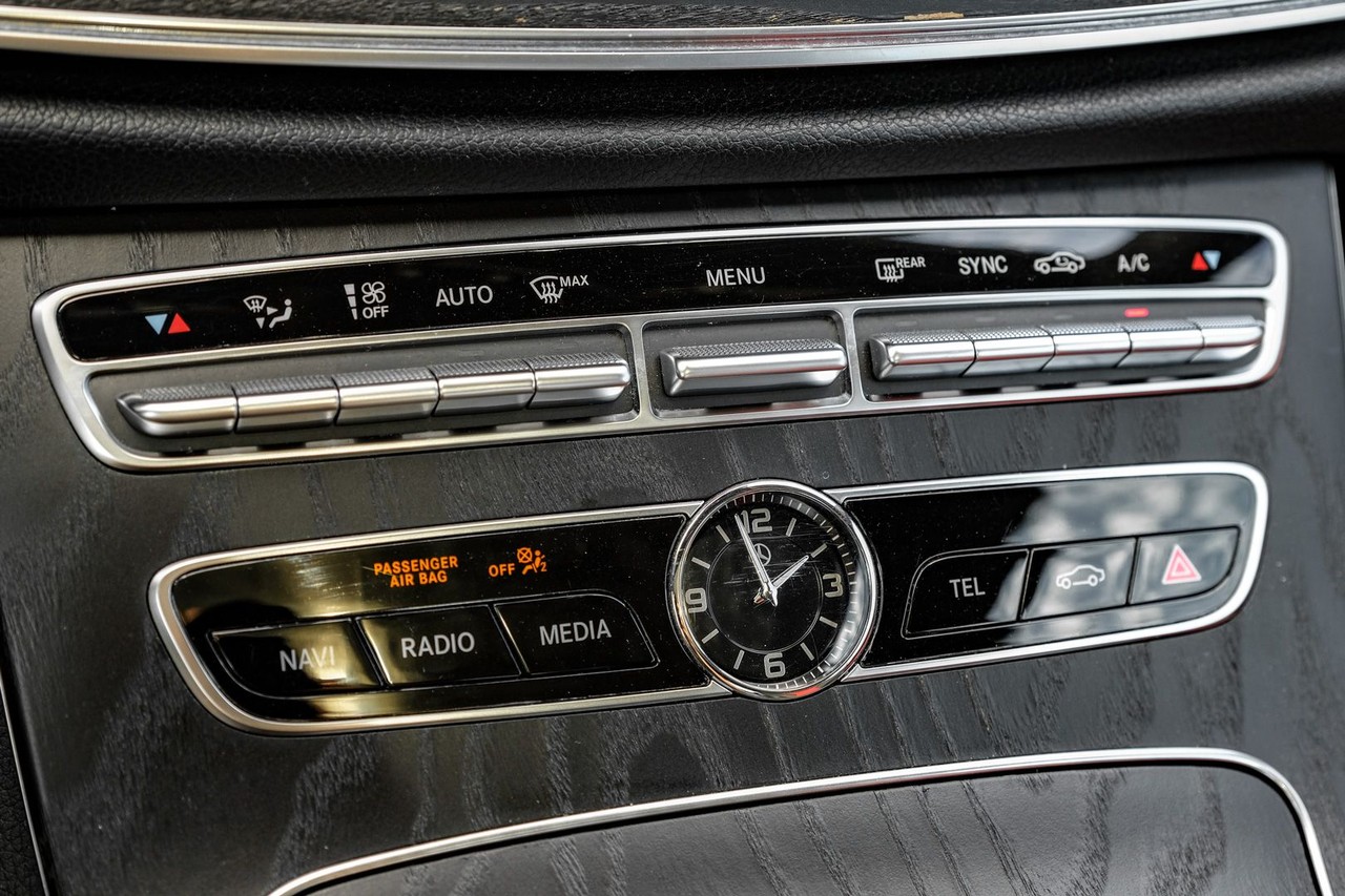 Mercedes-Benz E 450 Vehicle Main Gallery Image 23