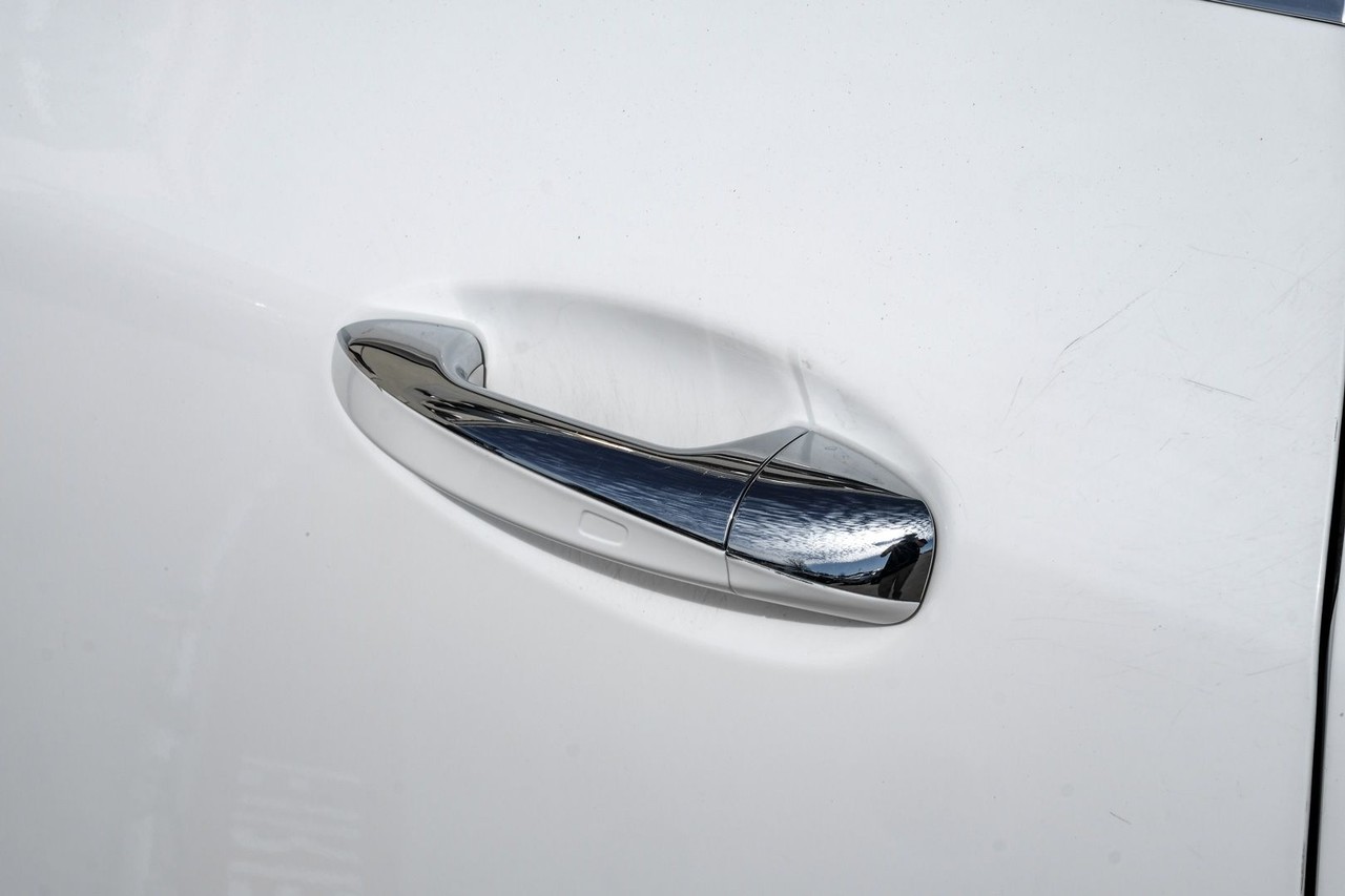 Mercedes-Benz E 450 Vehicle Main Gallery Image 32